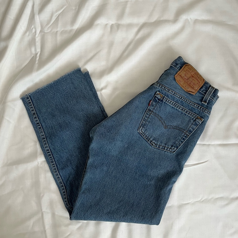 Vintage Medium Wash Women’s Levi’s 501 | Made in the USA | Authentic 90s Levi’s - Picture 7 of 7